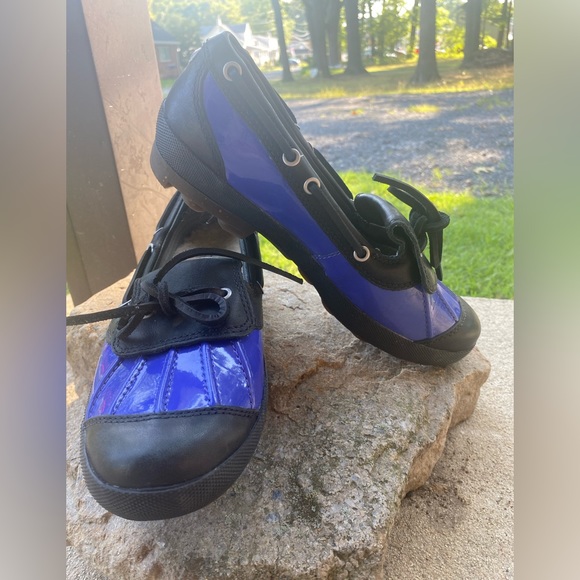 Women’s UGG Moccasins - Size 7 - Picture 3 of 7